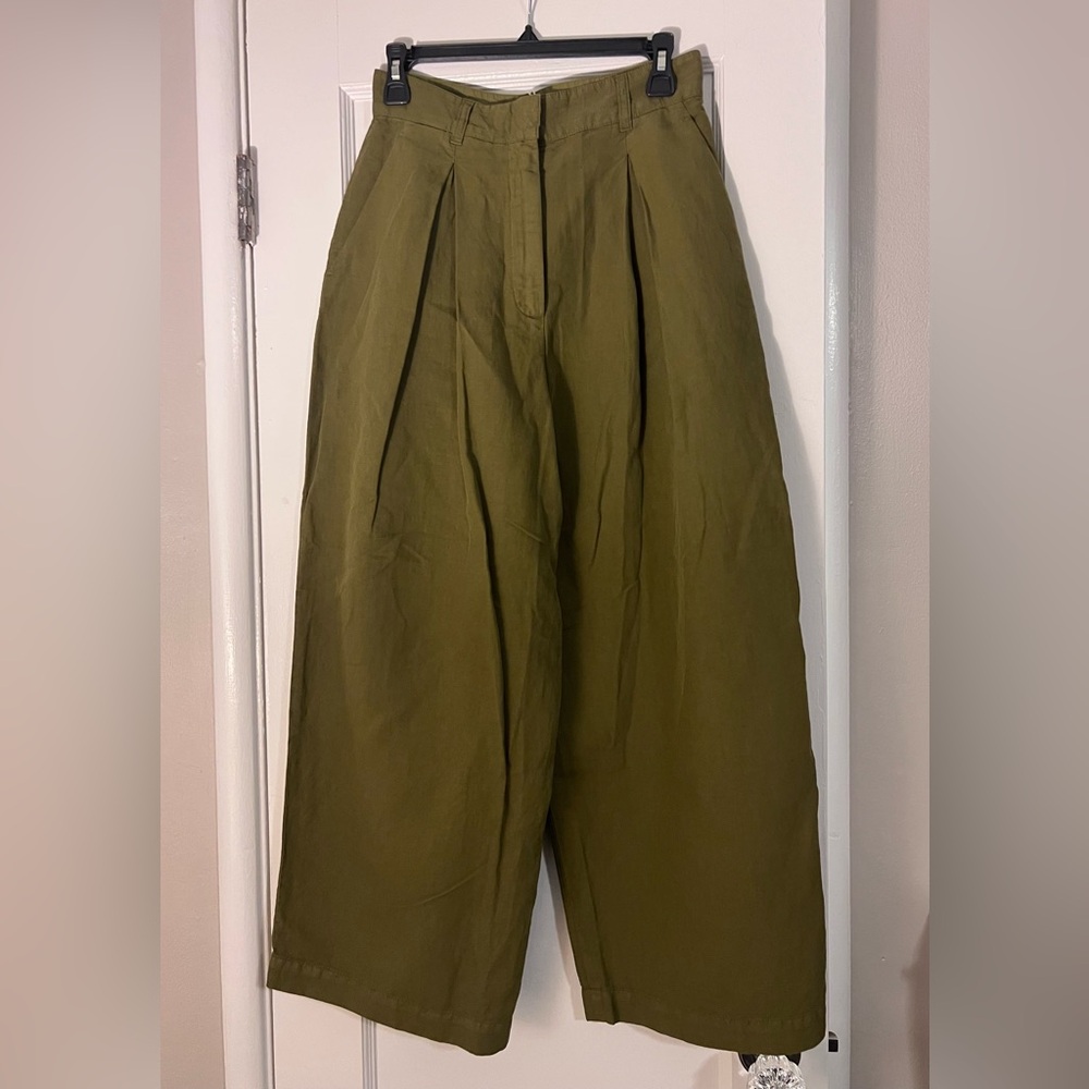 NWT TOAST Women’s wide legged pleated trouser, olive green